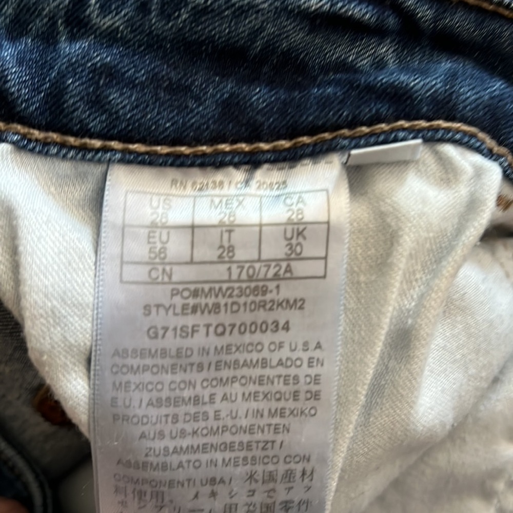 Guess Jean shorts - Picture 4 of 4